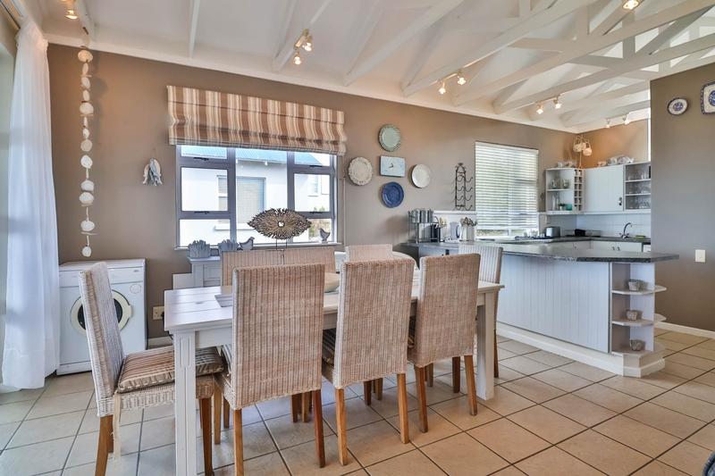 To Let 4 Bedroom Property for Rent in Pinnacle Point Golf Estate Western Cape